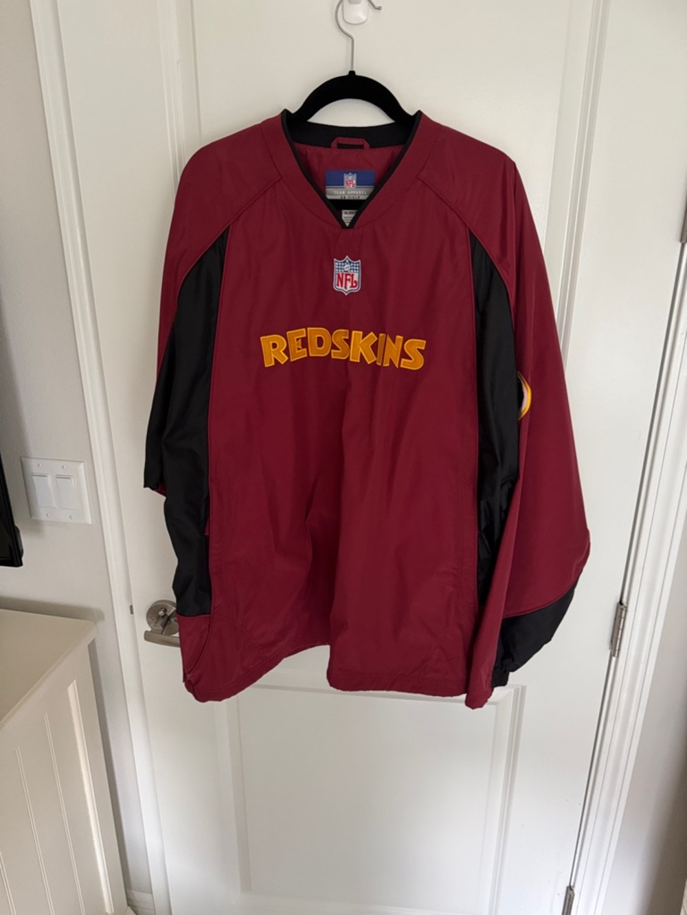 Reebok Men's Burgundy and Black Redskins windbreaker Jacket